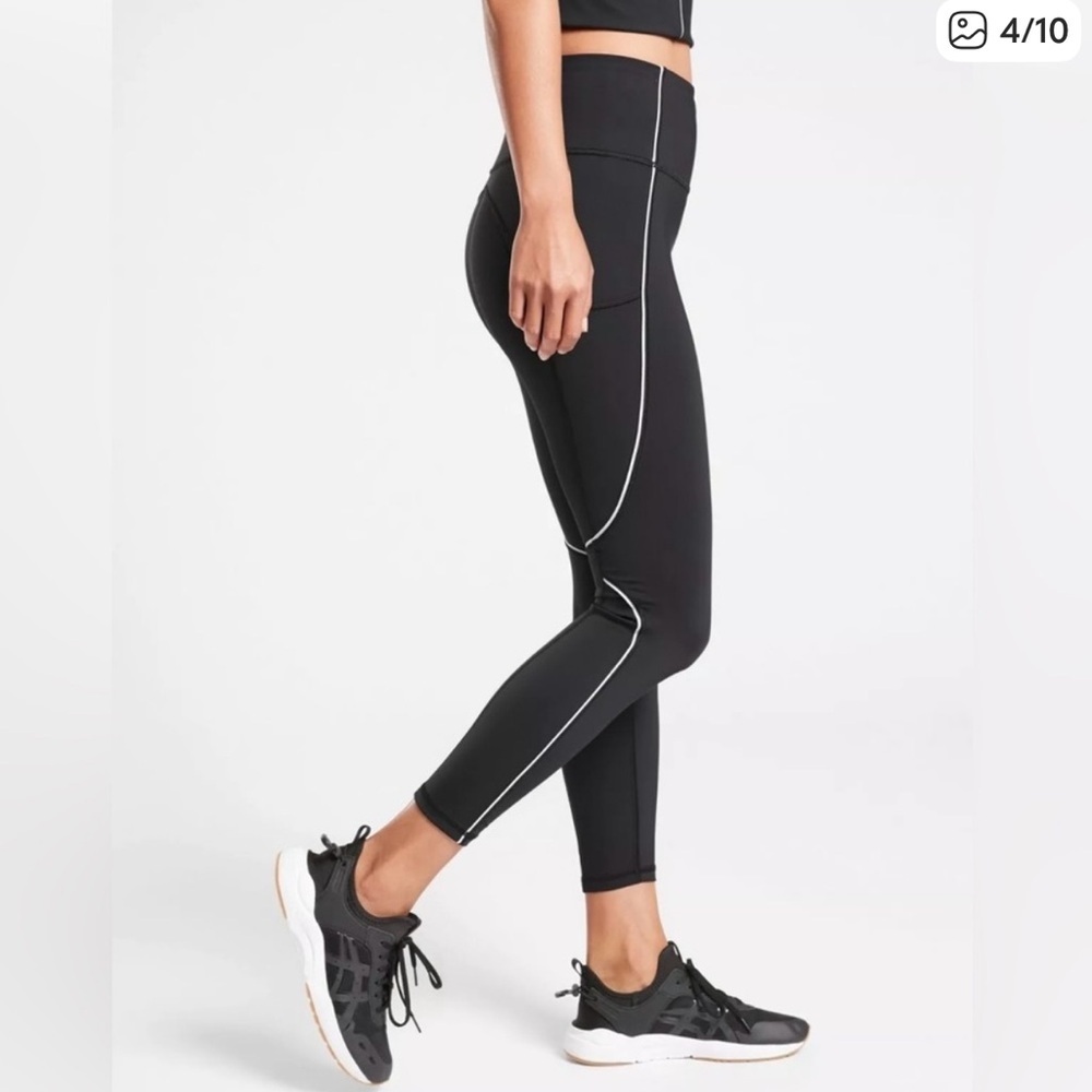 Athleta Tailwind 7/8 Tight Reflective Leggings with Pockets